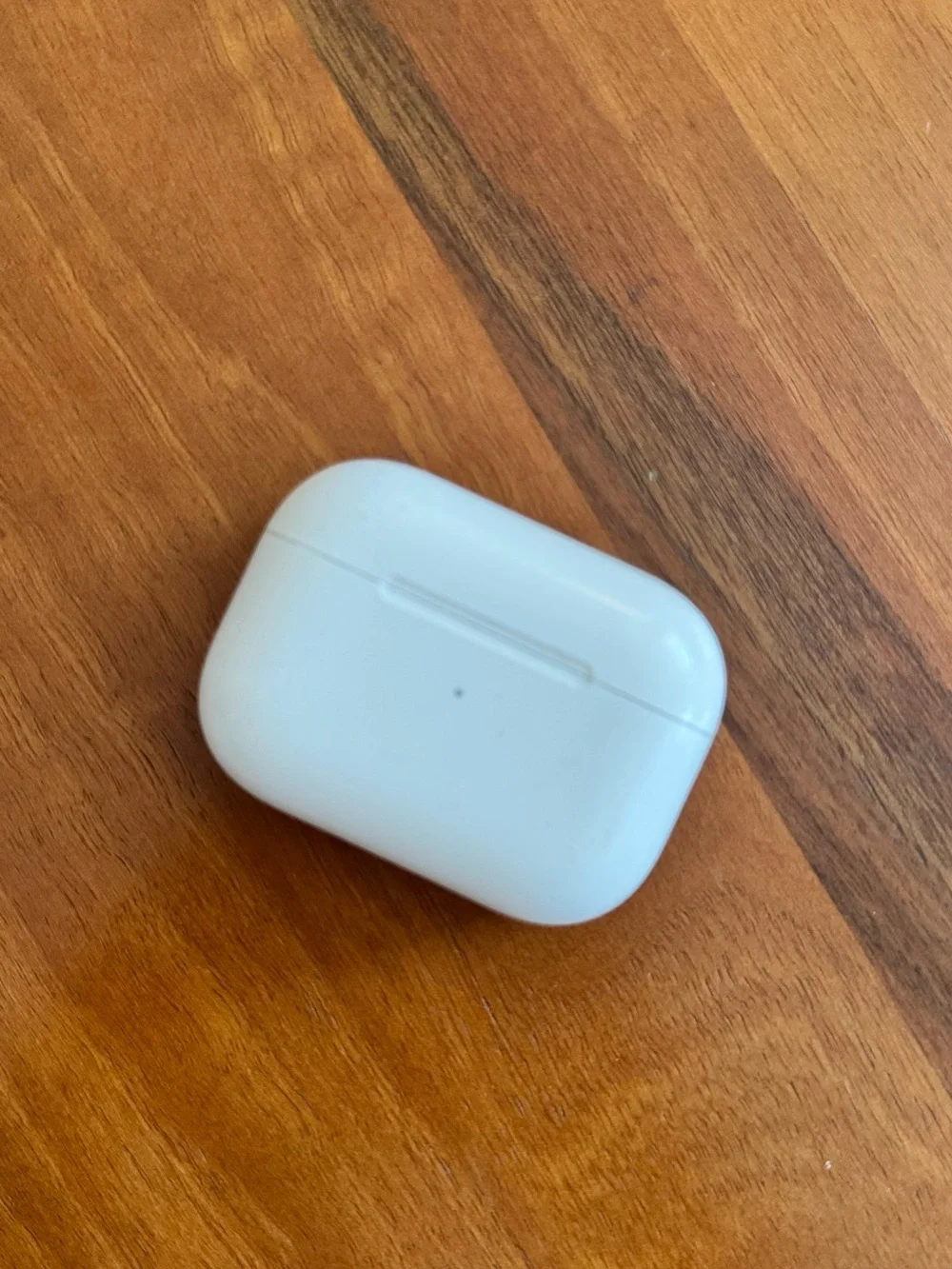 Apple White Bluetooth Earbuds Charging Case